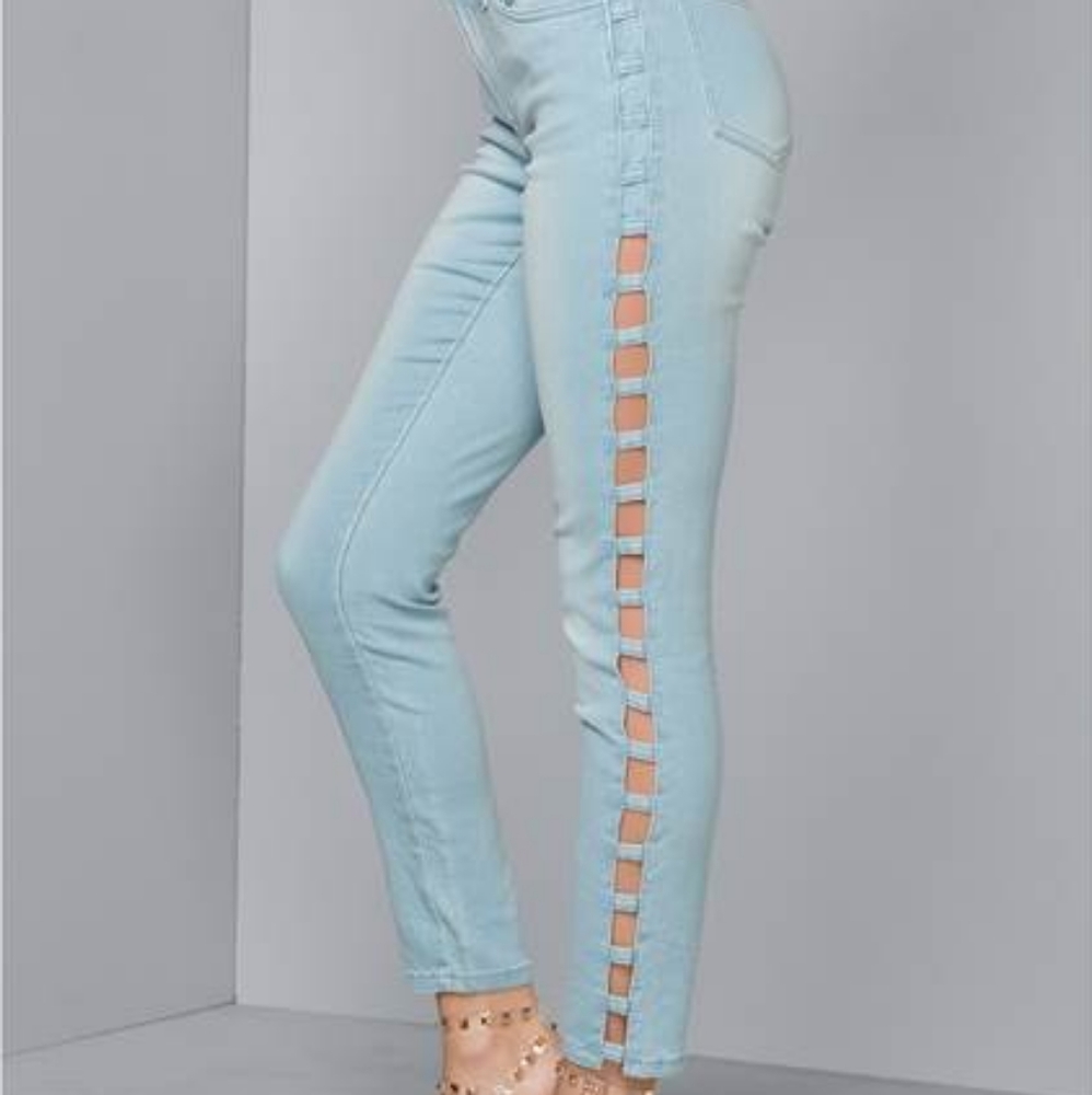 Venus Cutout Jean's sz 10